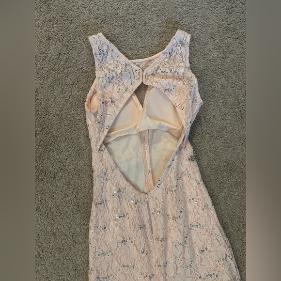 My Michelle Blush Pink Lace Sequin Gown – Size 5 - Picture 7 of 15